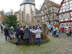 Ökumenische Feier des „Weihnachtsfriedens“ in Naumburg (Foto: Karl-Franz Thiede)